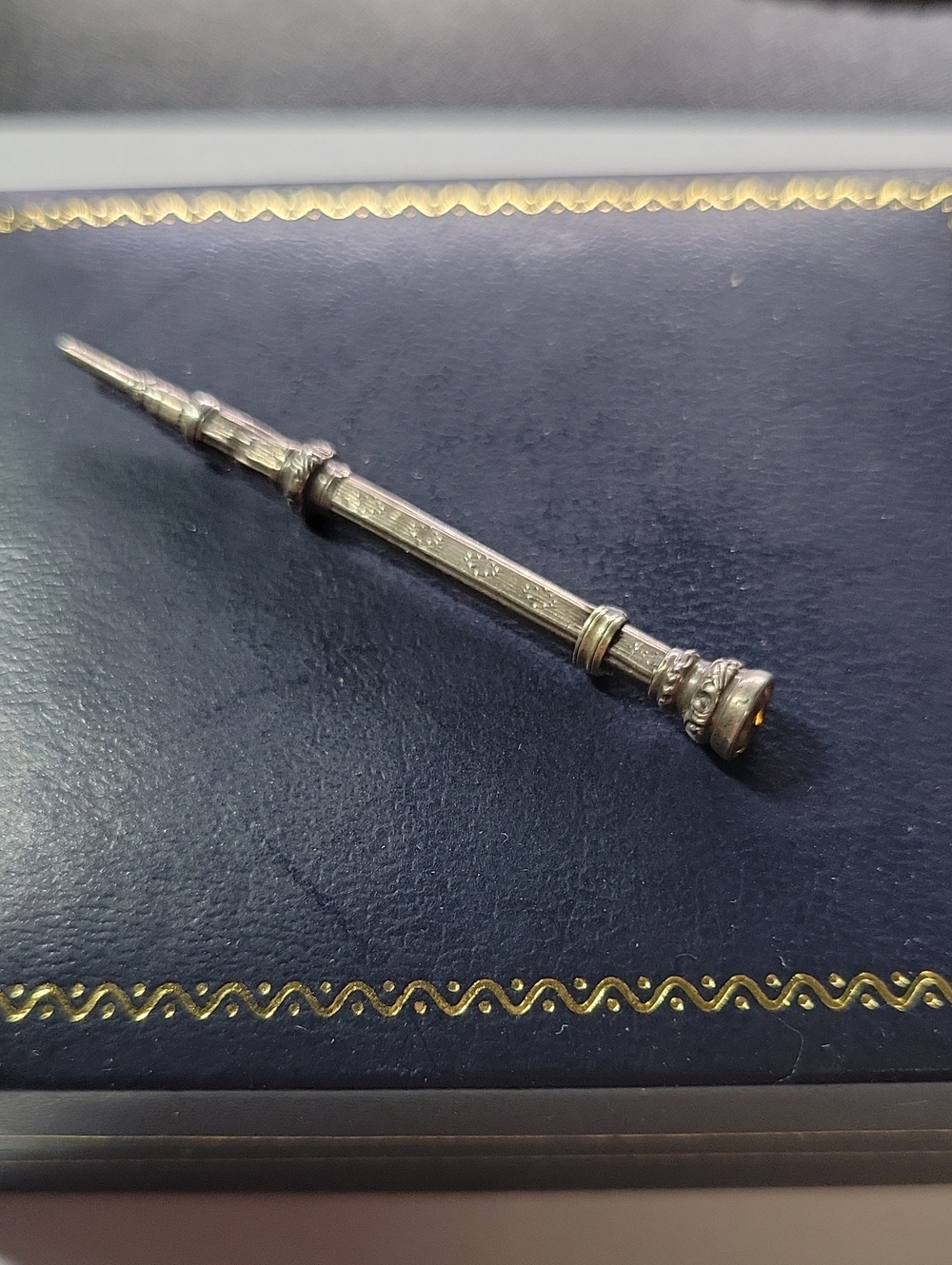 Antique-Style Silver Mechanical Pencil — Silver
